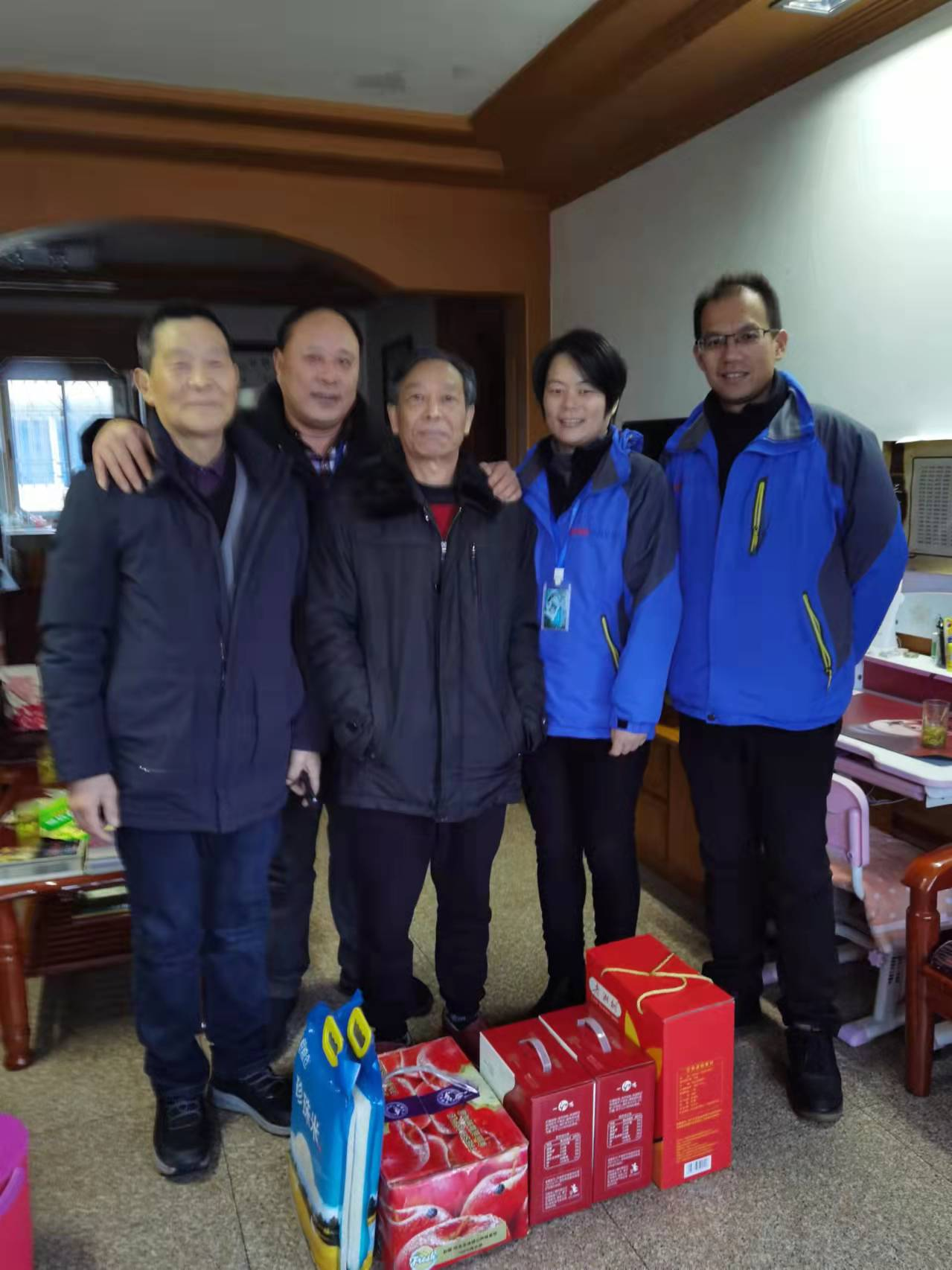 虎年新春，新宝5注册,新宝5测速注册登录入口工会开展慰问退休职工活动(图1)